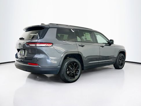 Used 2024 Jeep Grand Cherokee L Laredo image 9
