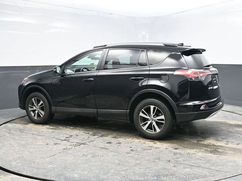 Used 2018 Toyota RAV4 XLE image 4