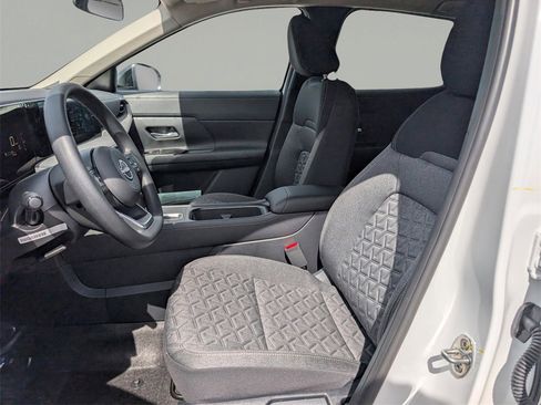 New 2026 Nissan Kicks SV image 17