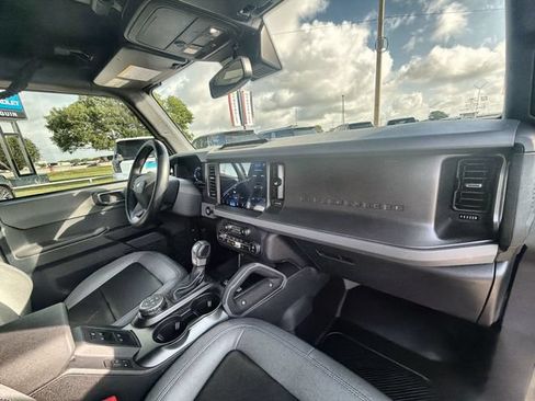 Used 2024 Ford Bronco Big Bend w/ Sasquatch Package AWD/4WD image 27