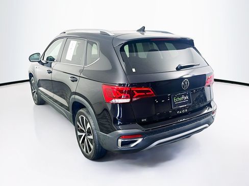 Used 2023 Volkswagen Taos SE FWD image 5