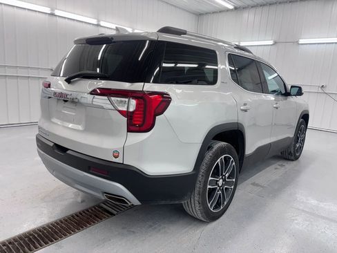 Used 2020 GMC Acadia SLT w/ Driver Alert Package II FWD image 4