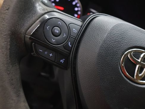 Used 2021 Toyota RAV4 LE FWD image 19