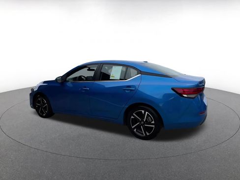 Used 2025 Nissan Sentra SV FWD image 8