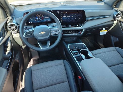 New 2026 Chevrolet Equinox LT w/ Convenience Package II image 8