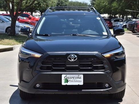 Used 2026 Toyota Corolla Cross XLE w/ Convenience Package FWD image 3