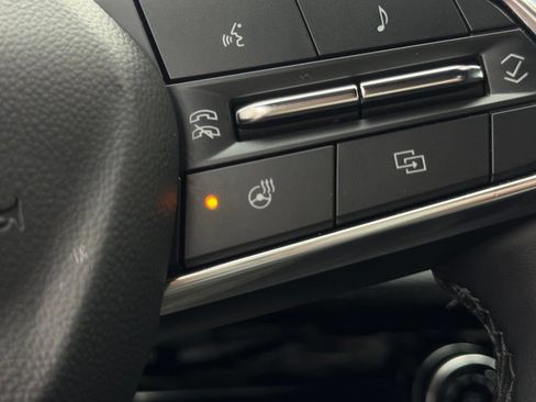 Used 2025 Chevrolet Equinox LT FWD image 8