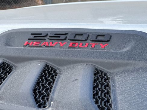 New 2026 RAM 2500 Laramie AWD/4WD image 25