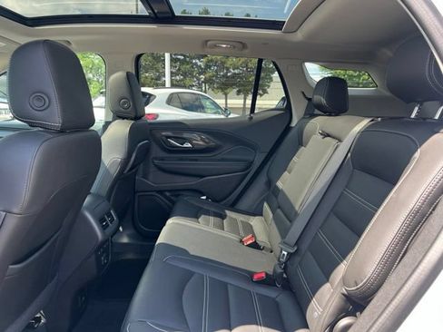 Used 2024 GMC Terrain Denali w/ Denali Premium Package AWD/4WD image 18