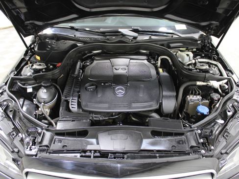Used 2015 Mercedes-Benz E 350 4MATIC Sedan image 40