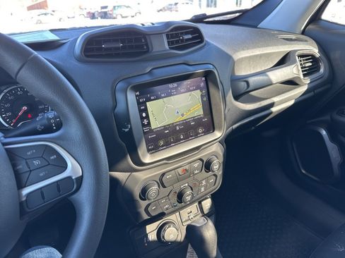 Used 2023 Jeep Renegade Latitude image 18