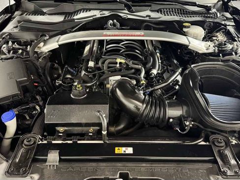 Used 2019 Ford Mustang Shelby GT350 w/ Technology Package RWD image 32