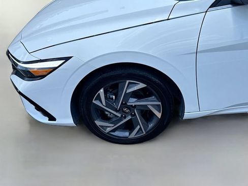 Certified 2025 Hyundai Elantra SEL w/ Cargo Package FWD image 28