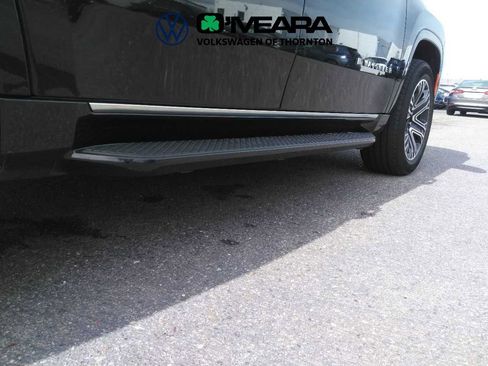 Used 2024 Jeep Wagoneer Series II image 8