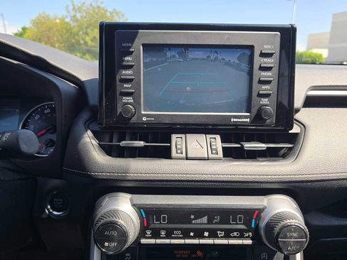 Used 2022 Toyota RAV4 XLE Premium image 53