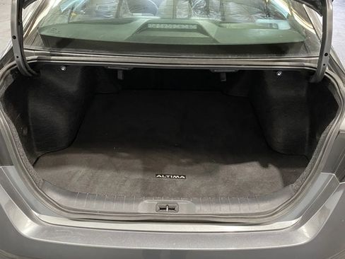 Used 2024 Nissan Altima 2.5 SV FWD image 8