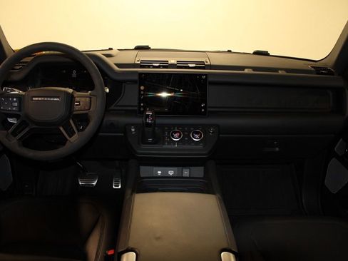 Certified 2024 Land Rover Defender 130 V8 image 38