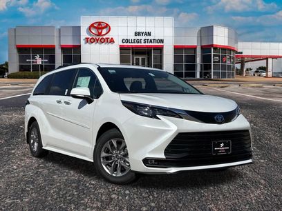 New 2025 Toyota Sienna XLE