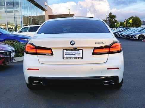 Used 2023 BMW 530e w/ M Sport Package image 10