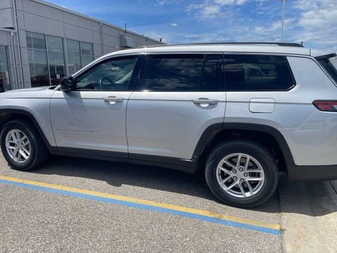 Used 2022 Jeep Grand Cherokee L Laredo w/ Luxury Tech Group I AWD/4WD image 6