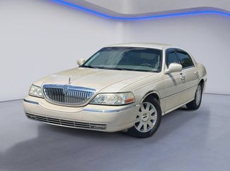 Used 2003 Lincoln Town Car Cartier RWD video 2