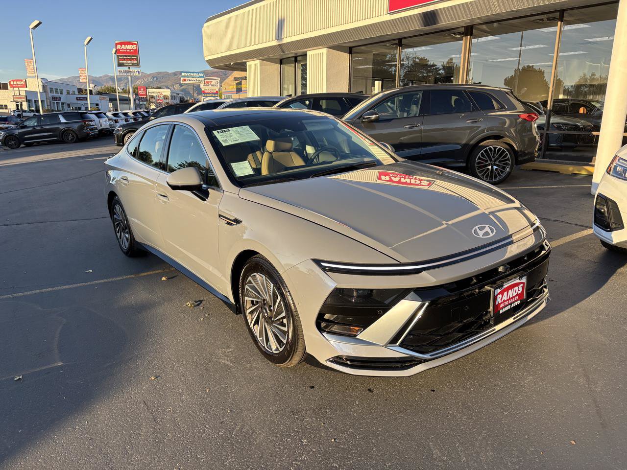 Used 2024 Hyundai Sonata Limited FWD image 2