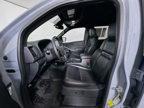 Used 2022 Nissan Frontier PRO-4X w/ Pro-4X Premium Package image 13