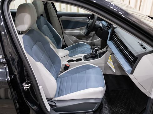 New 2026 Volkswagen Jetta SE FWD image 11