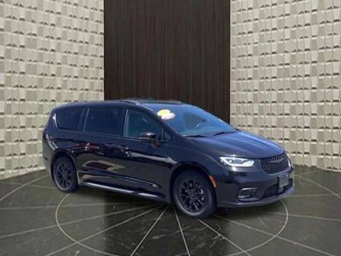 Certified 2021 Chrysler Pacifica Touring-L w/ S Appearance Package AWD/4WD image 2