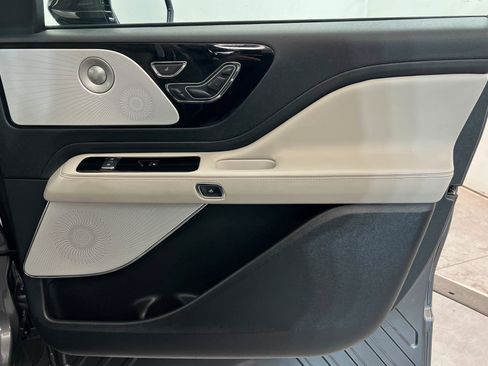 Used 2025 Lincoln Aviator Reserve w/ Equipment Group 201A image 25