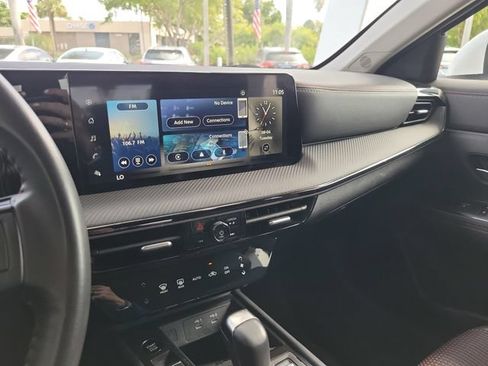 Used 2025 Nissan Kicks SR FWD image 25