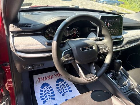 Used 2025 Jeep Compass Latitude w/ Sun & Sound Group AWD/4WD image 15