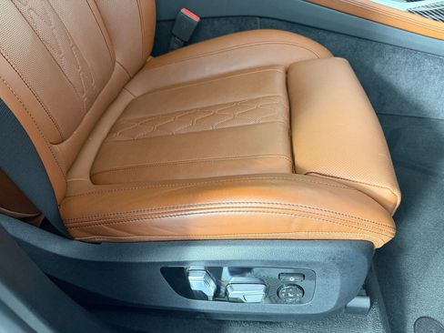 Certified 2024 BMW X7 M60i w/ Climate Comfort Package image 33