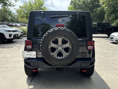 Used 2017 Jeep Wrangler Unlimited Rubicon AWD/4WD image 6