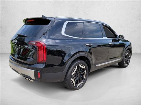 Used 2025 Kia Telluride S FWD image 5