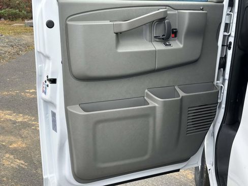 New 2025 Chevrolet Express 2500 Work Van w/ Driver Convenience Package image 19