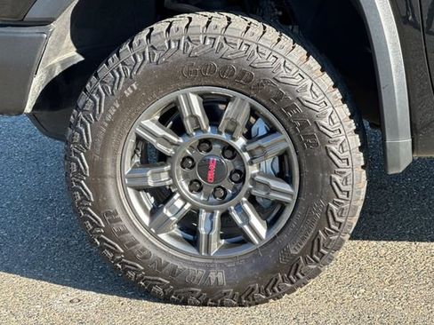 Used 2025 GMC Sierra 1500 AT4X image 47