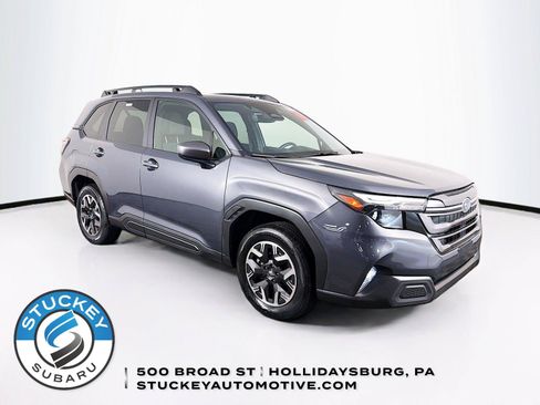 Used 2025 Subaru Forester Premium w/ Convenience Package #1 AWD/4WD image 1