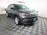 Used 2022 Jeep Compass Latitude image 3