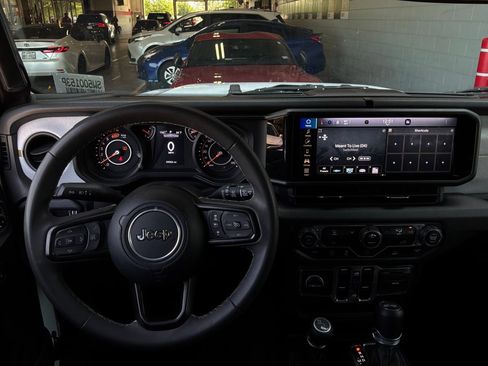 Used 2025 Jeep Wrangler Unlimited Sport AWD/4WD image 13