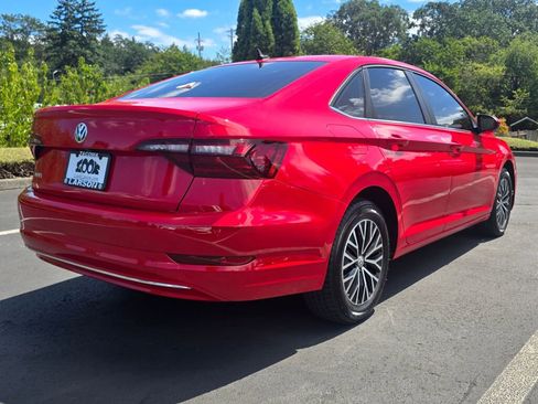 Used 2021 Volkswagen Jetta SE image 4