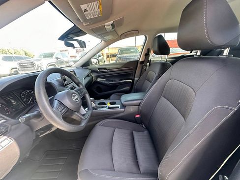 Used 2024 Nissan Altima 2.5 S FWD image 11