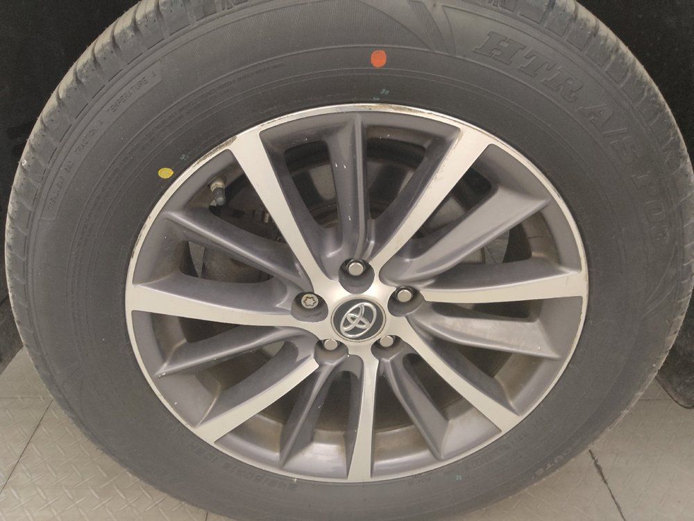 Used 2019 Toyota Highlander XLE AWD/4WD image 31
