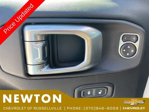 Used 2020 Jeep Gladiator Overland AWD/4WD image 8
