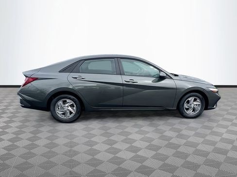 New 2026 Hyundai Elantra SE FWD image 8