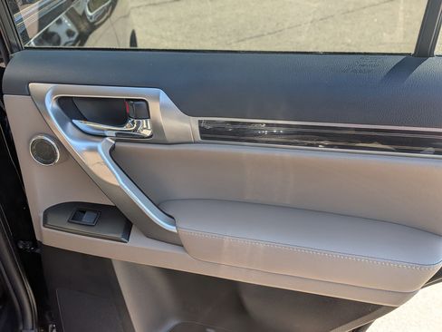 Used 2022 Lexus GX 460 Premium image 34