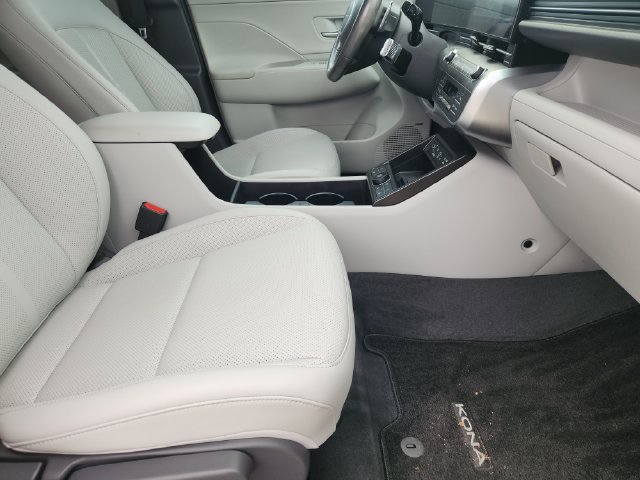 Used 2024 Hyundai Kona Limited FWD image 17