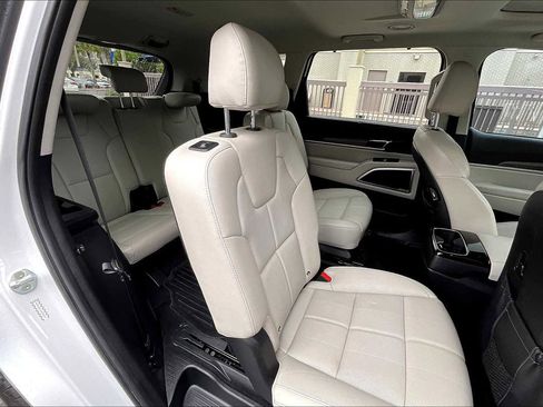 Used 2020 Kia Telluride EX w/ EX Premium Package image 26