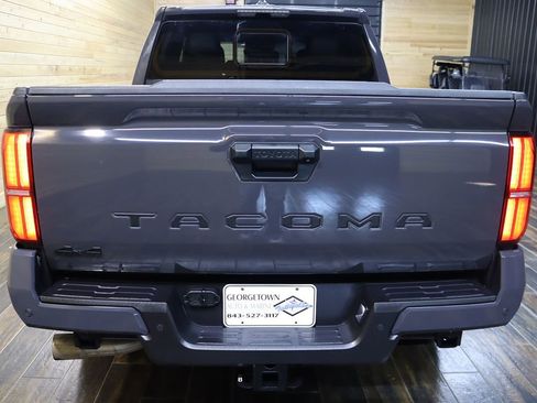 Used 2024 Toyota Tacoma TRD Sport image 4