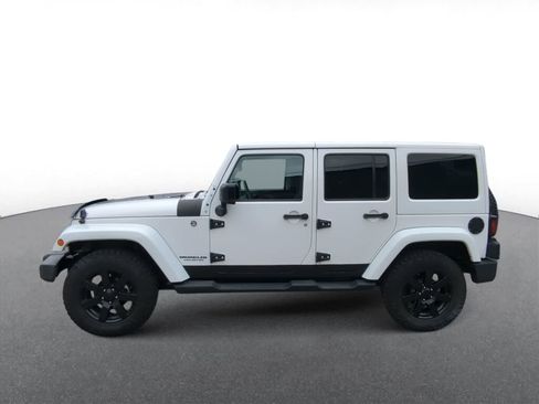 Used 2014 Jeep Wrangler Unlimited Sahara w/ Dual Top Group AWD/4WD image 5